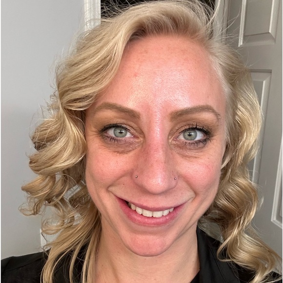 Meet your Posher, Shanna - Picture 2 of 2